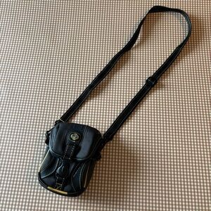 Body glove‎ small crossbody adjustable strap bag
